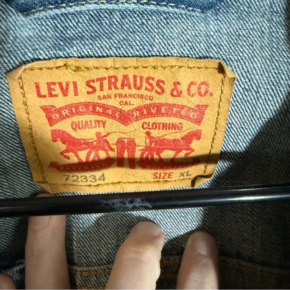 Levi's Men's Classic Blue Denim Jacket - Picture 2 of 5